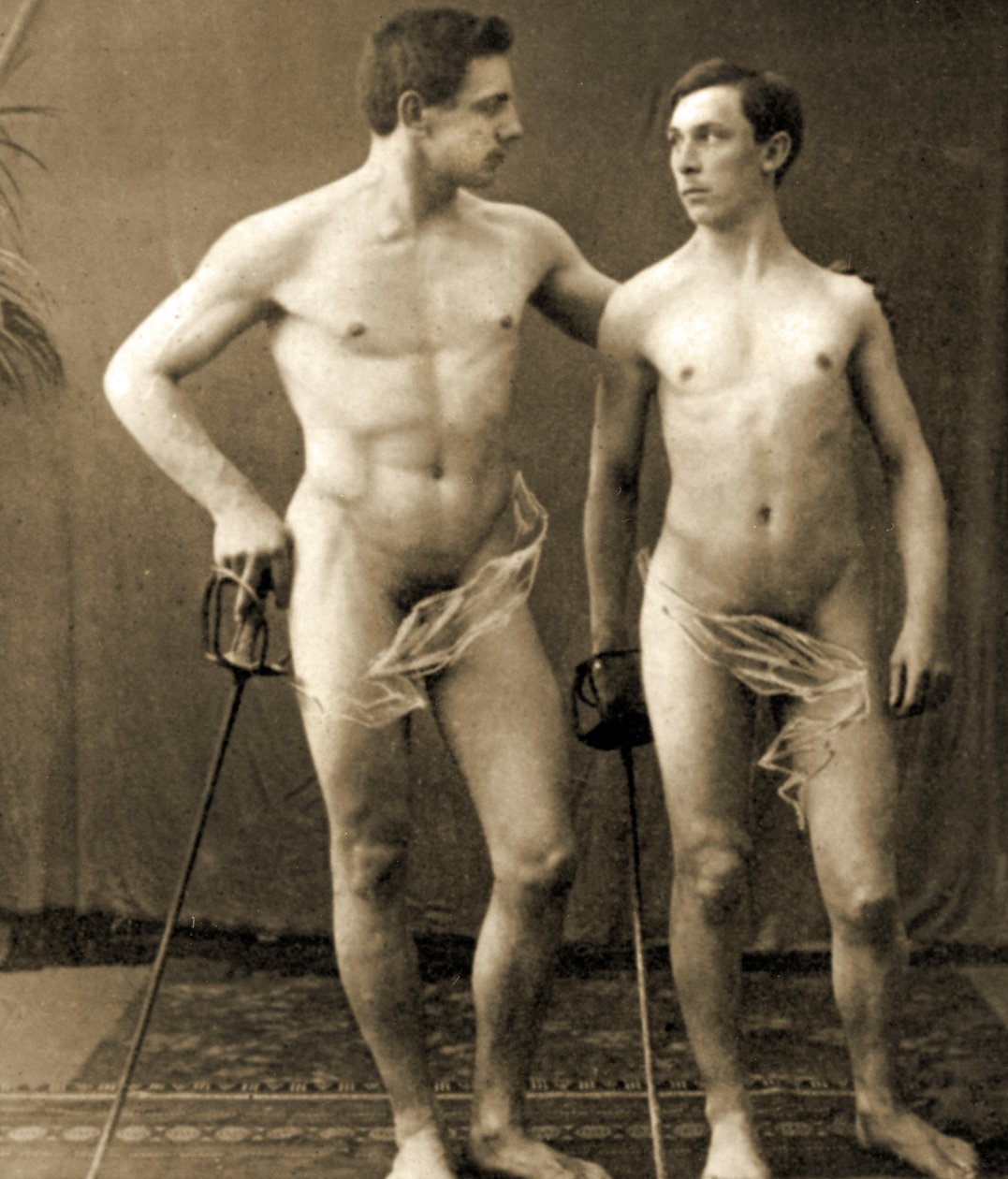 击剑运动员，c.1910（棕褐色照片） 作者 不明