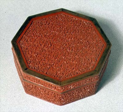 雕刻盒（朱砂） 作者 中文学校