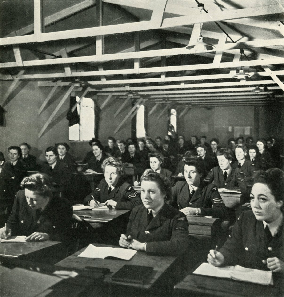 c1943年将进行一次考试。 作者 塞西尔·比顿（Cecil Beaton）