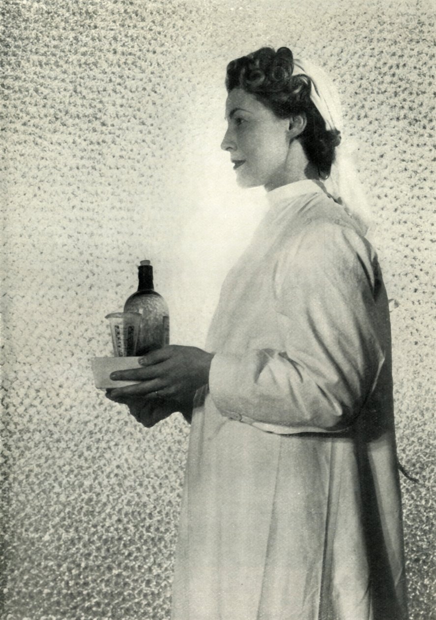 护理有序，c1943。 作者 塞西尔·比顿（Cecil Beaton）
