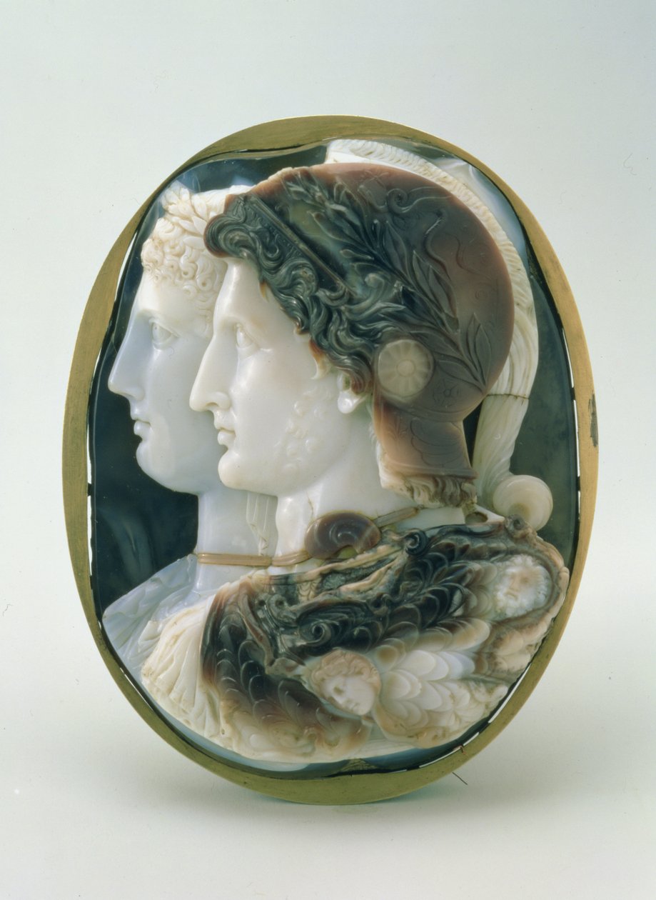 Gonzaga Cameo，描绘了Ptolemy II Philadelphus（公元前285-246）和他的妻子Arsinoe，描绘为希腊万神殿的神，于公元前3世纪在亚历山大港制造（sardonyx） 作者 埃及托勒密时期