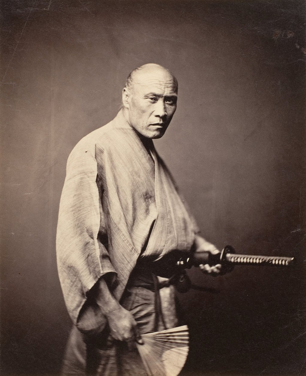 武士，横滨，1864-65。 作者 菲利斯·比托（Felice Beato）