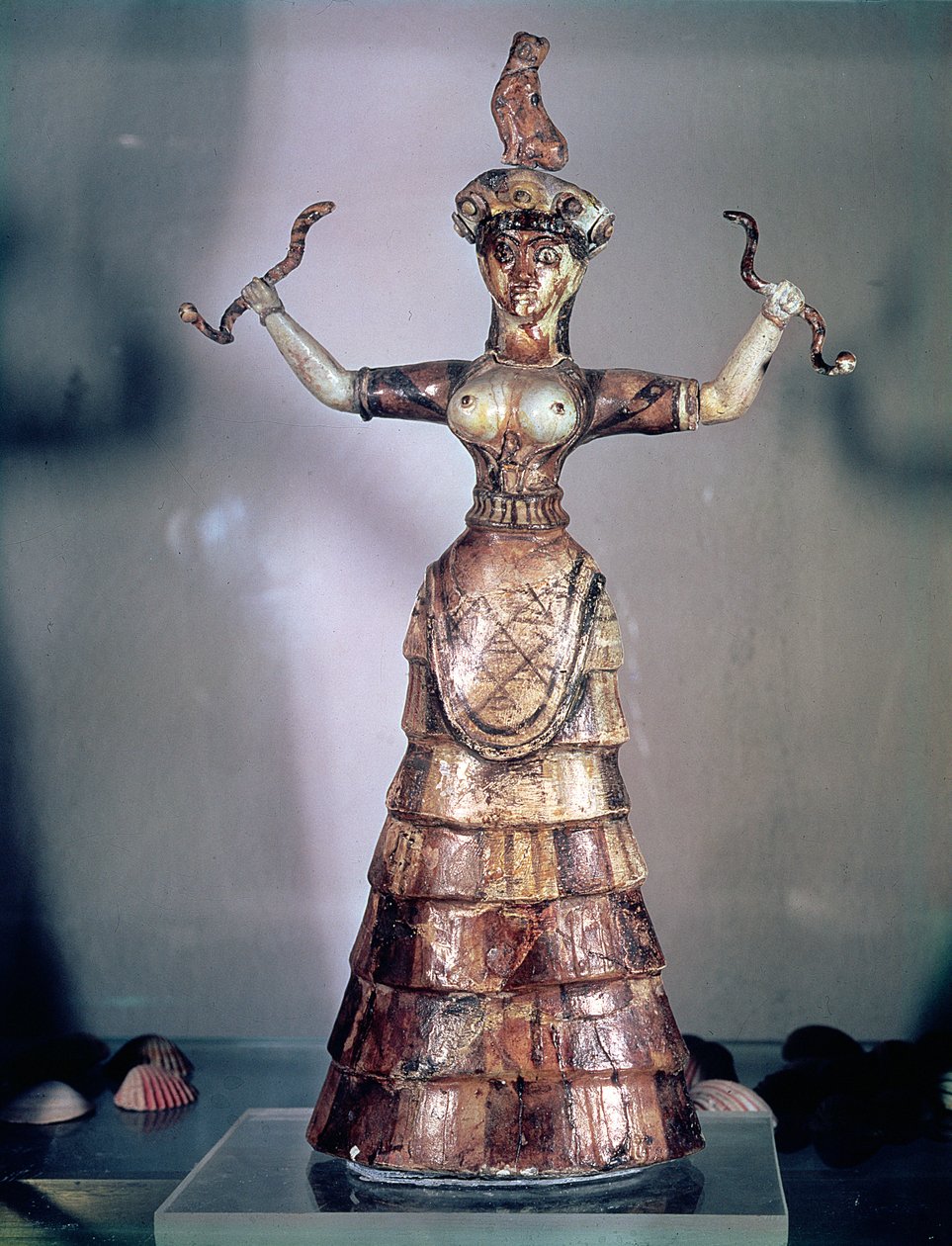 公元前1500年，克诺索斯宫的女神蛇（彩陶） 作者 美浓