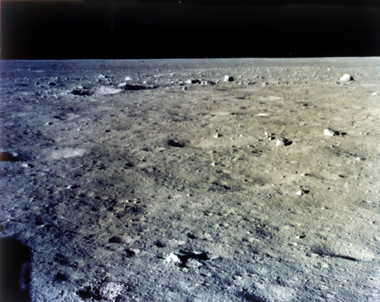 月球的表面。 作者 NASA图片