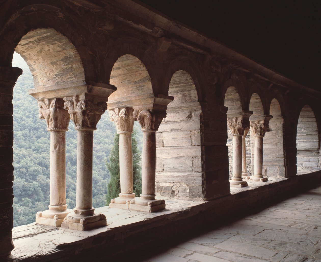 View of the Priory 作者 罗马式