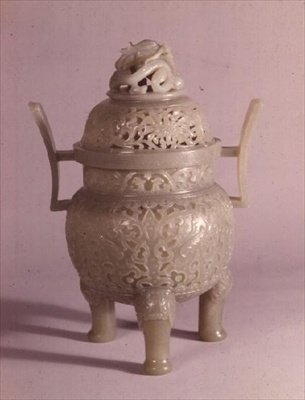 有盖花瓶（玉石 作者 学校中文