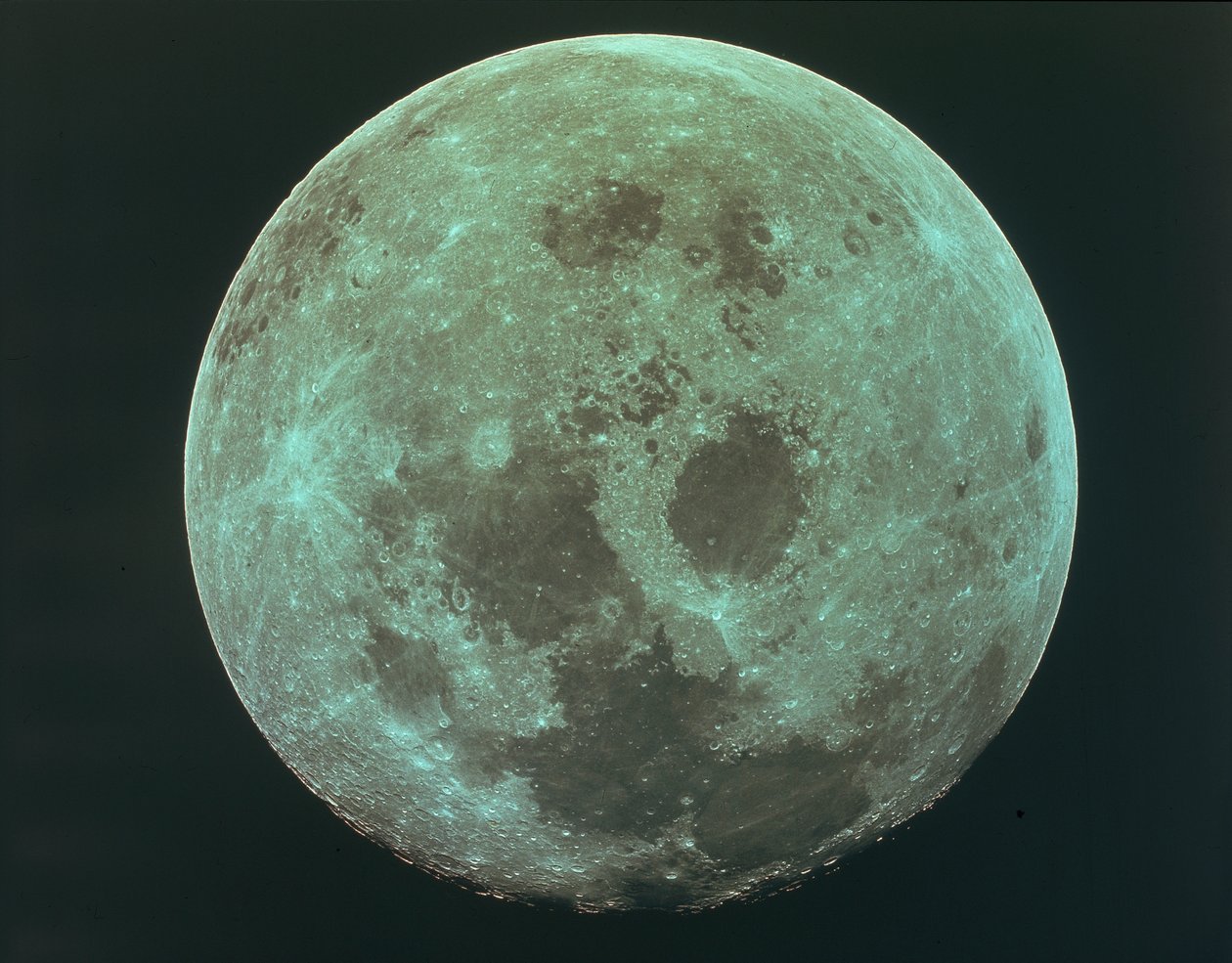 1969年7月22日，月球正面 作者 不明