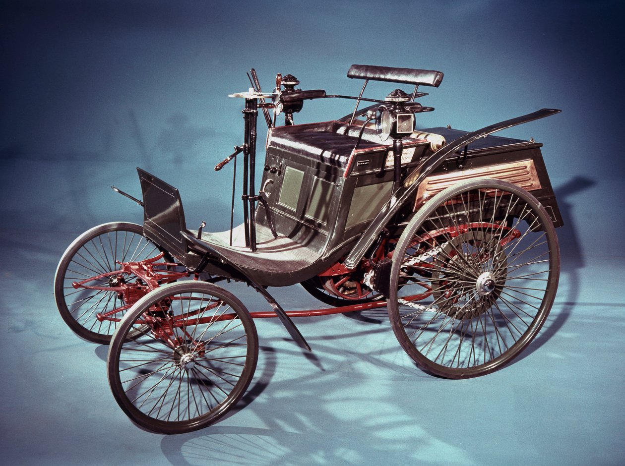 1894年，德国的后引擎奔驰Velo车 作者 不明