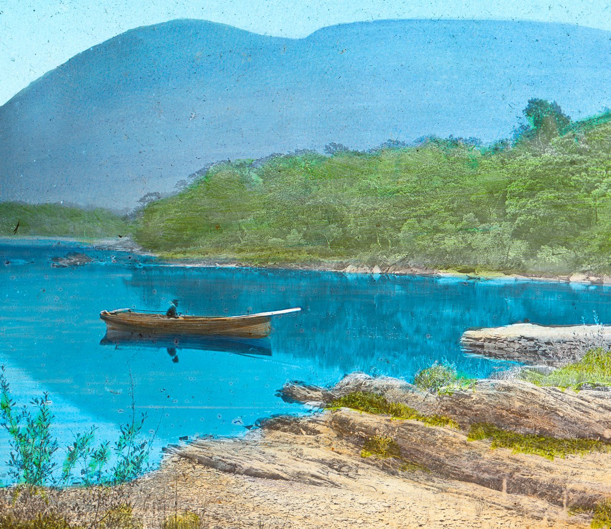 来自基拉尼迪尼岛的中间湖，摄于1910年 作者 不明