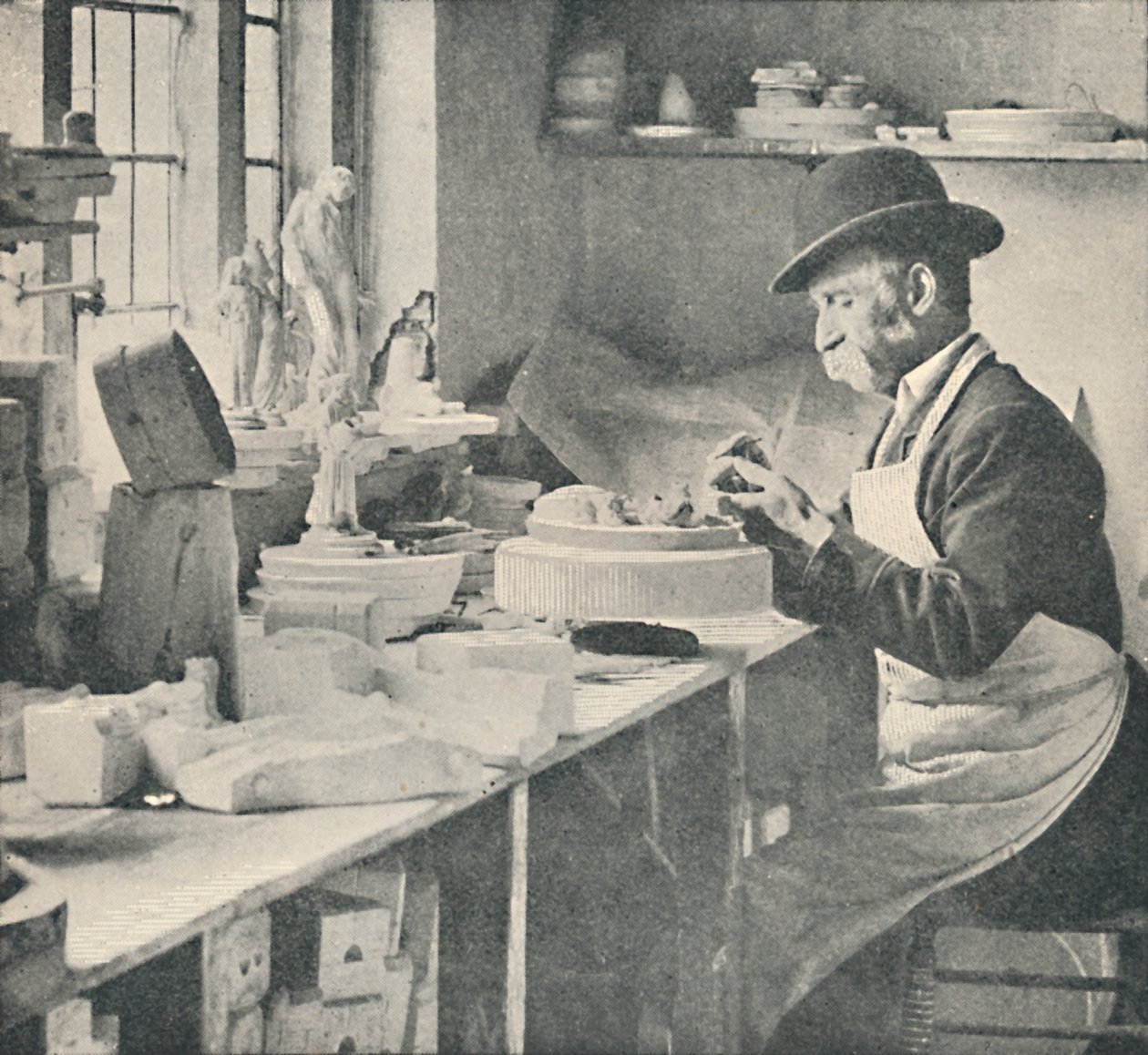 修整部分生土，c1917 作者 不明