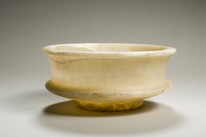 Tazza，18-19王朝，公元前1540-1186（雪花石膏）
